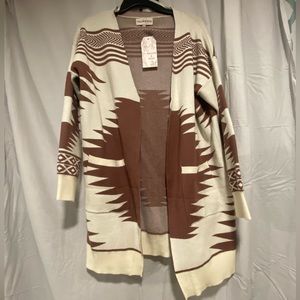 Willow & Wind Brown and white Aztec print women’s cardigan